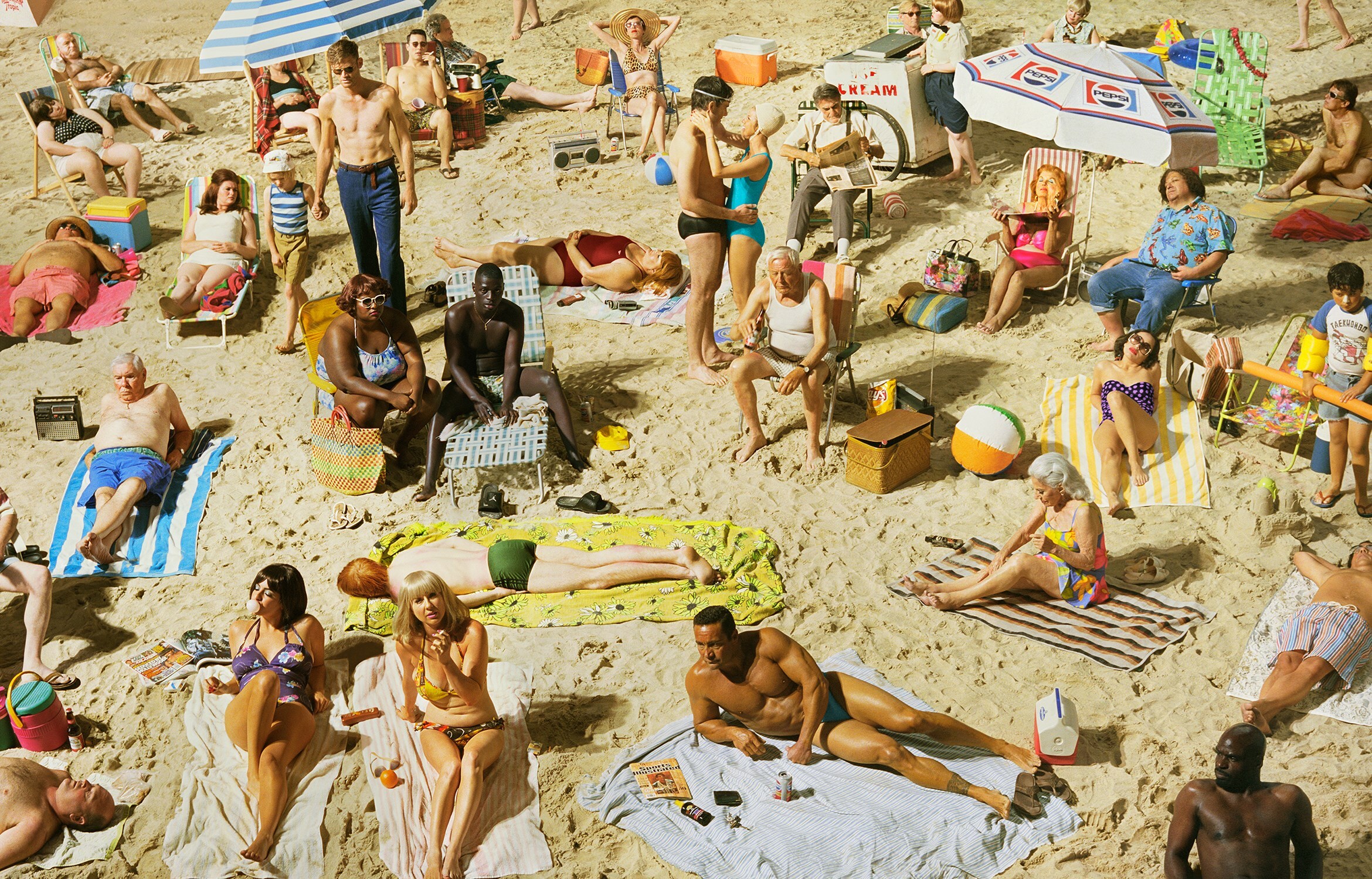 1.AP_Crowd-#3_Pelican_Beach_2013_PRESS