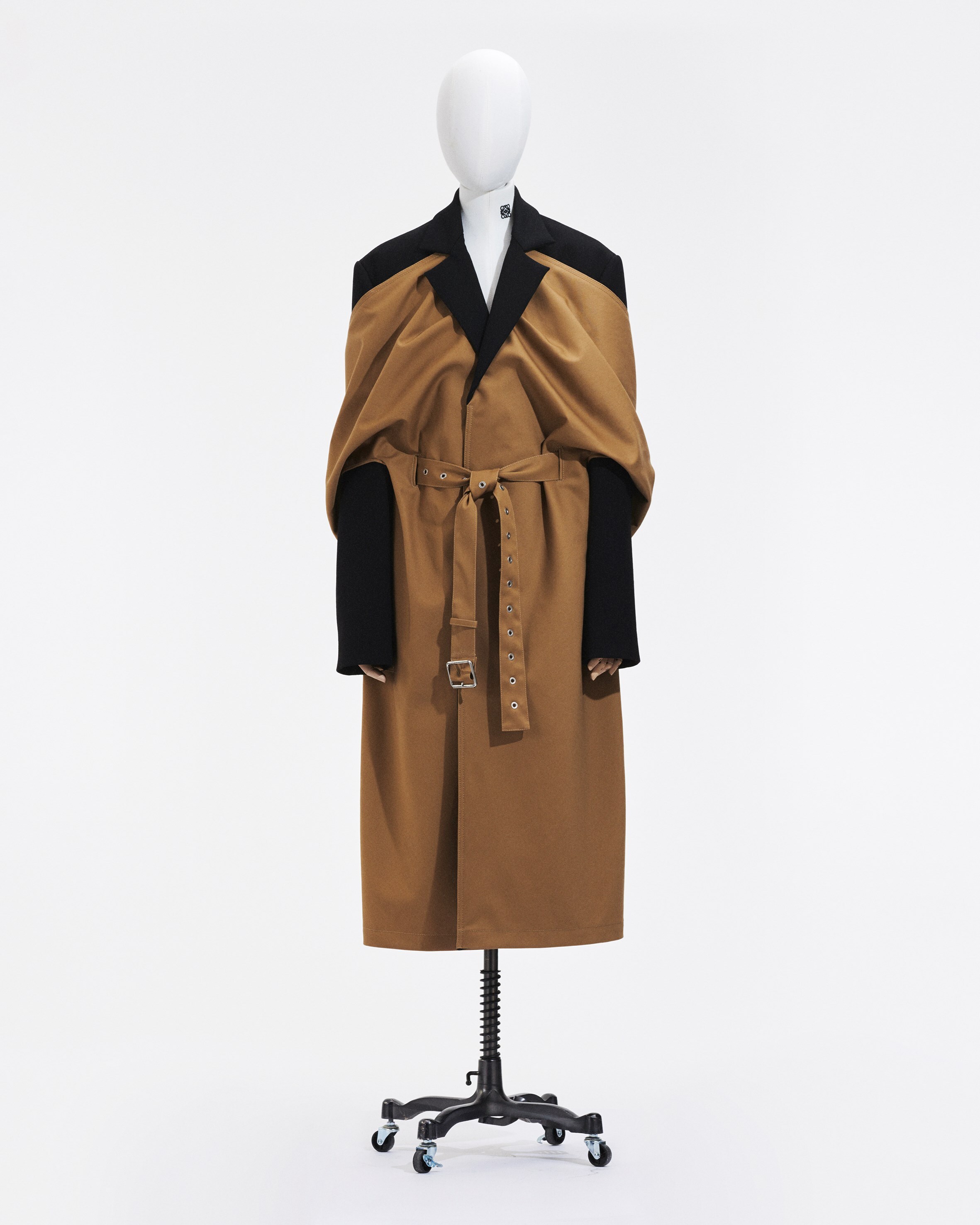 LOEWE SS21 Menswear 2 LOOK A