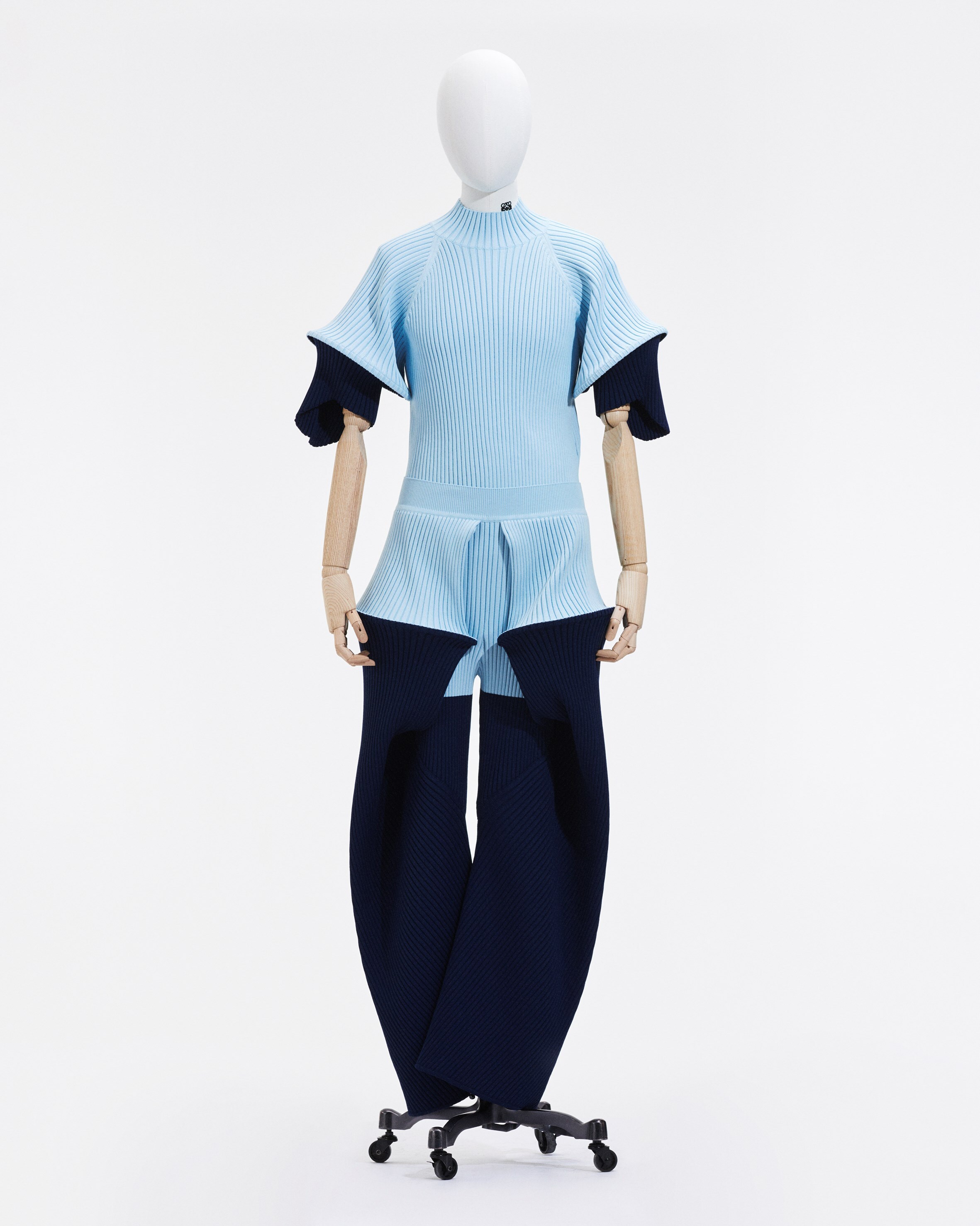 LOEWE SS21 Menswear 10 LOOK A