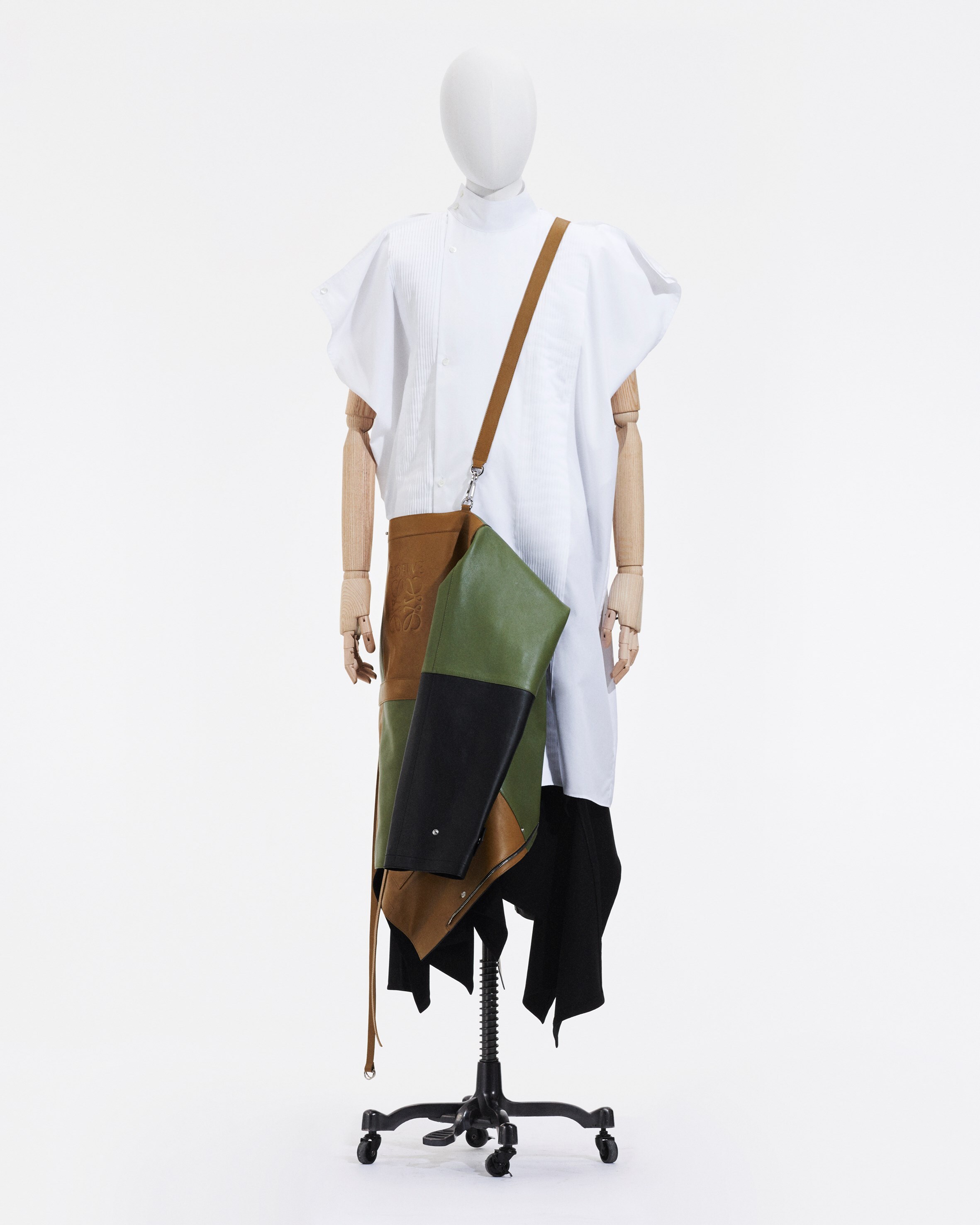 LOEWE SS21 Menswear 24 LOOK A