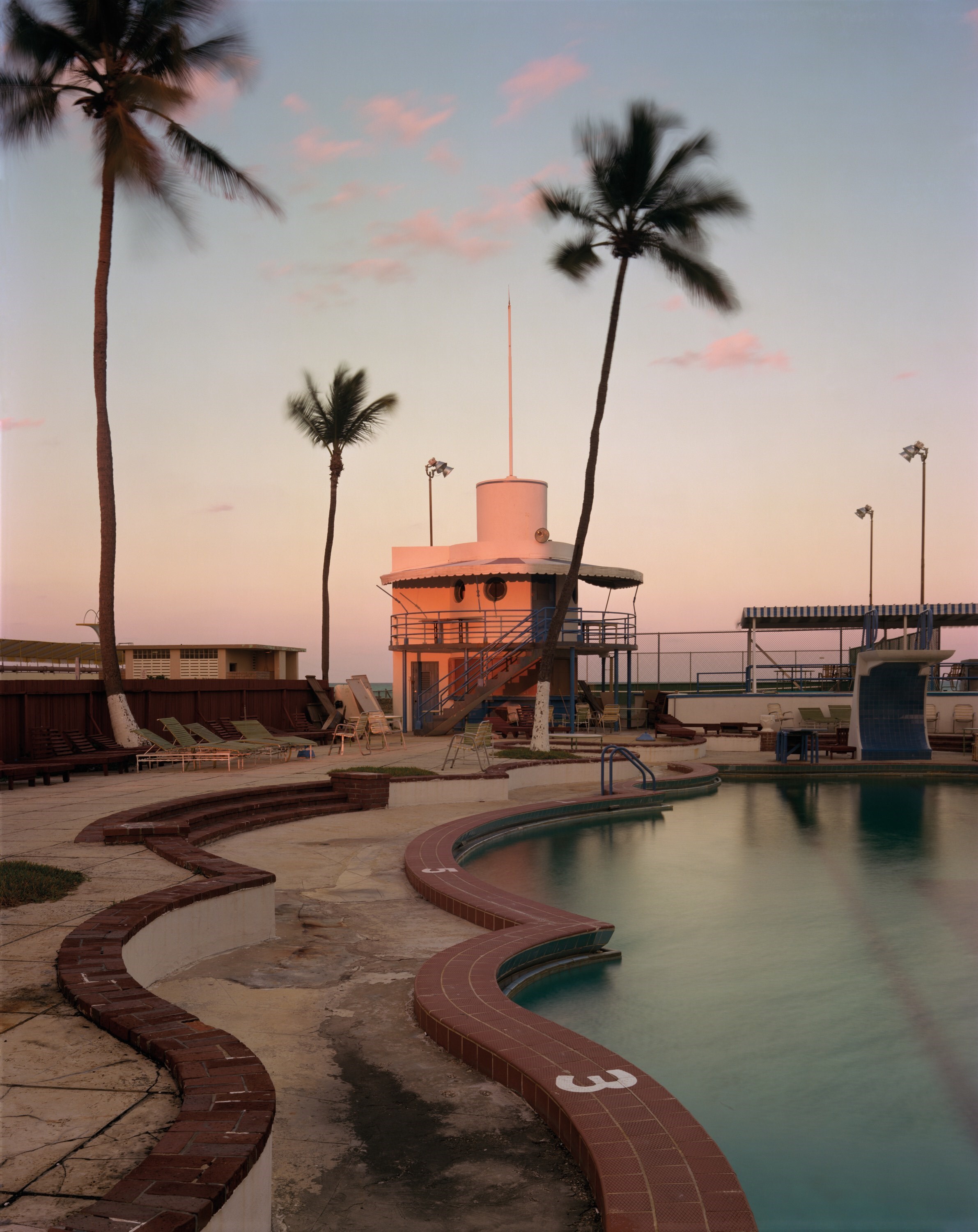 Between the Dog and the Wolf by Joel Meyerowitz