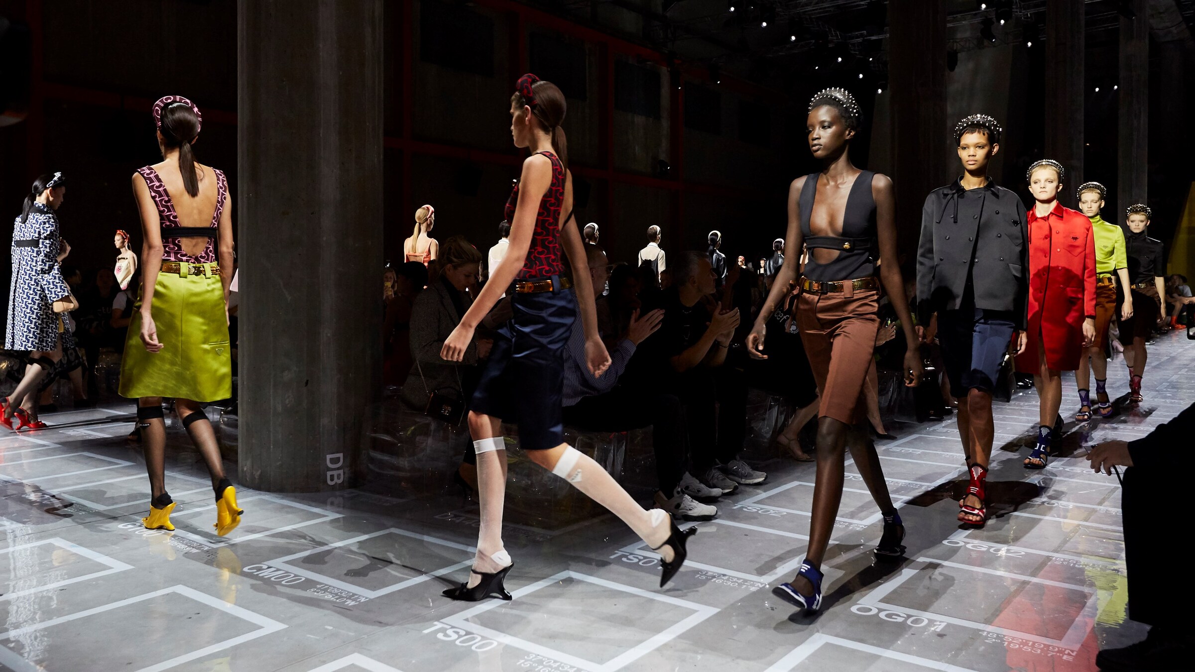 Prada Donna SS19_Final Parade 05