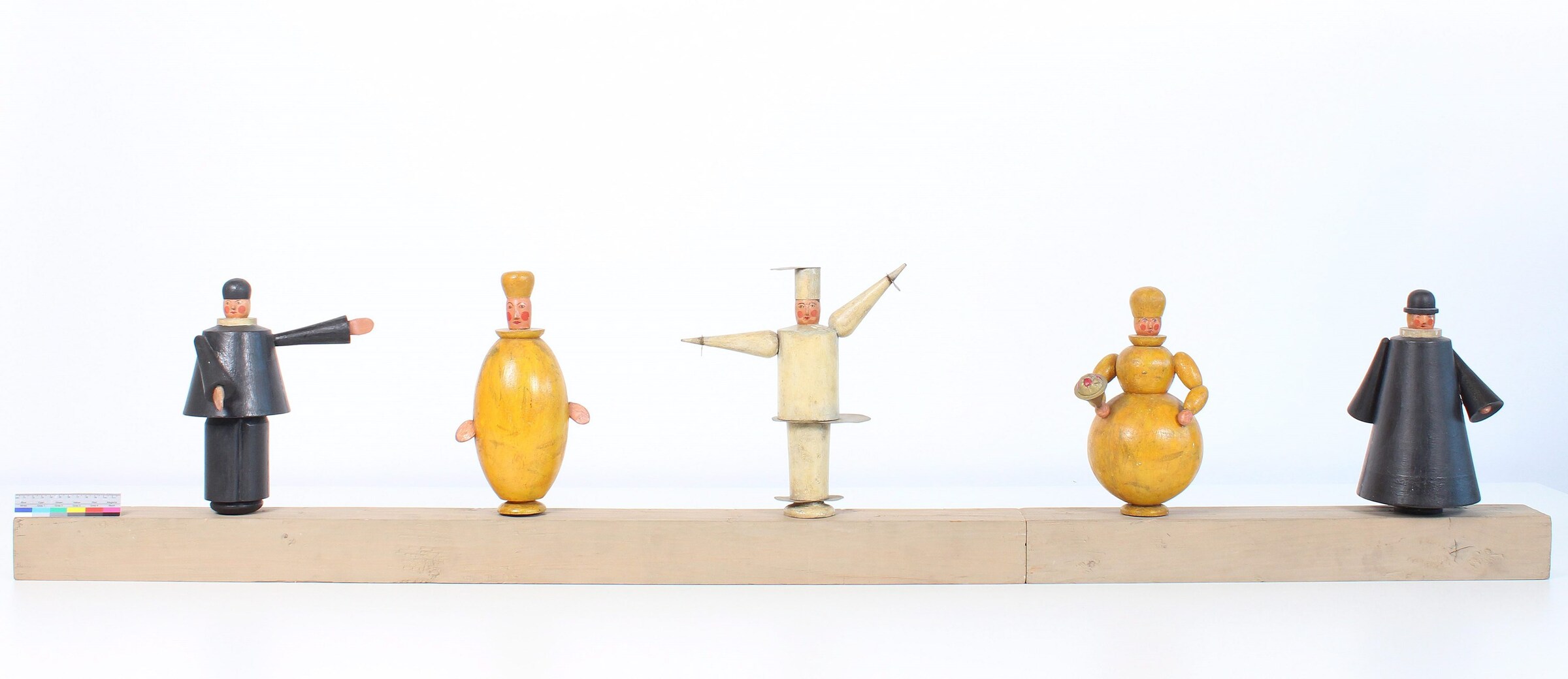 08_Schrammen_five_hand_puppets