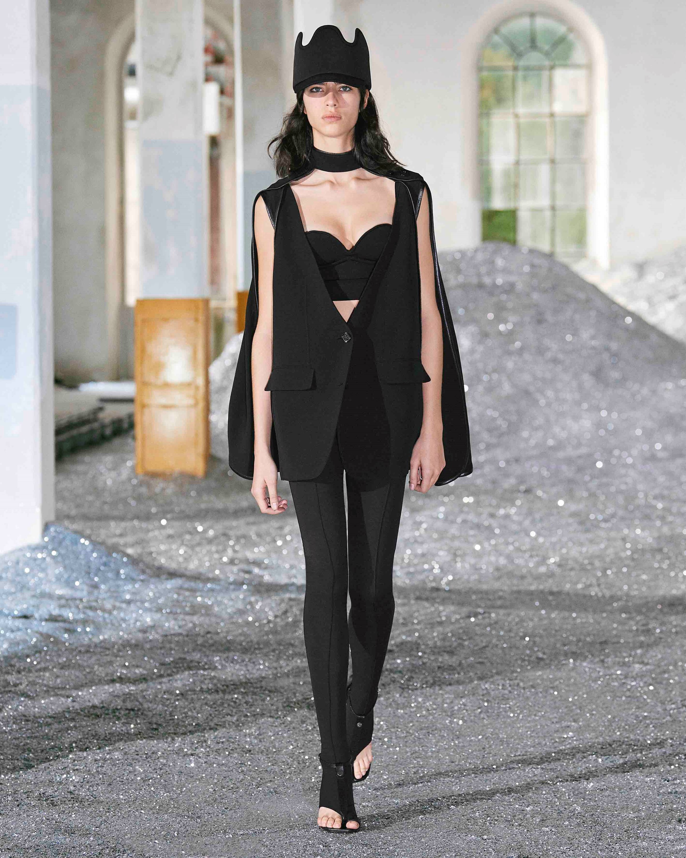 Burberry Spring_Summer 2022 Womenswear Presentatio