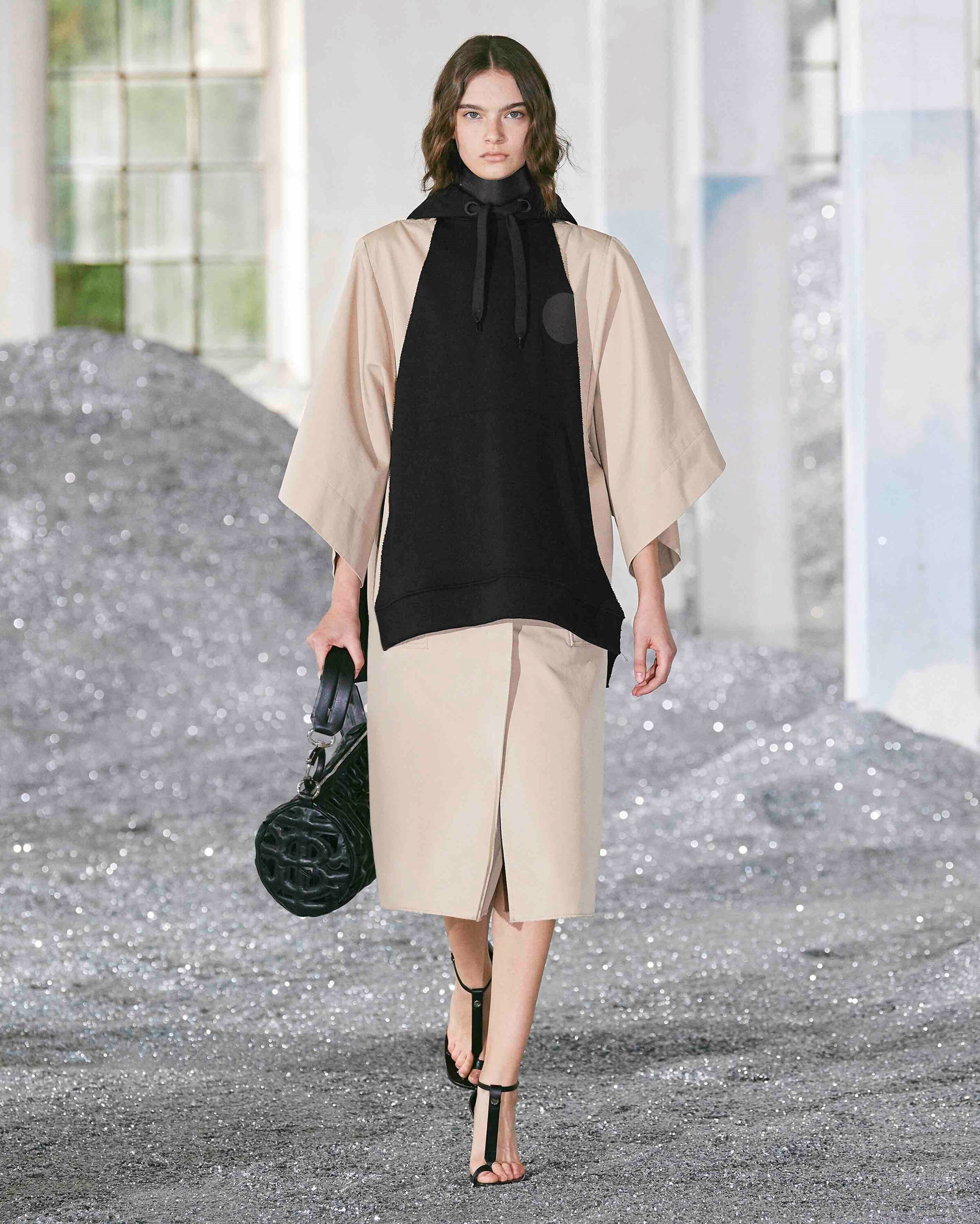 Burberry Spring_Summer 2022 Womenswear Presentatio