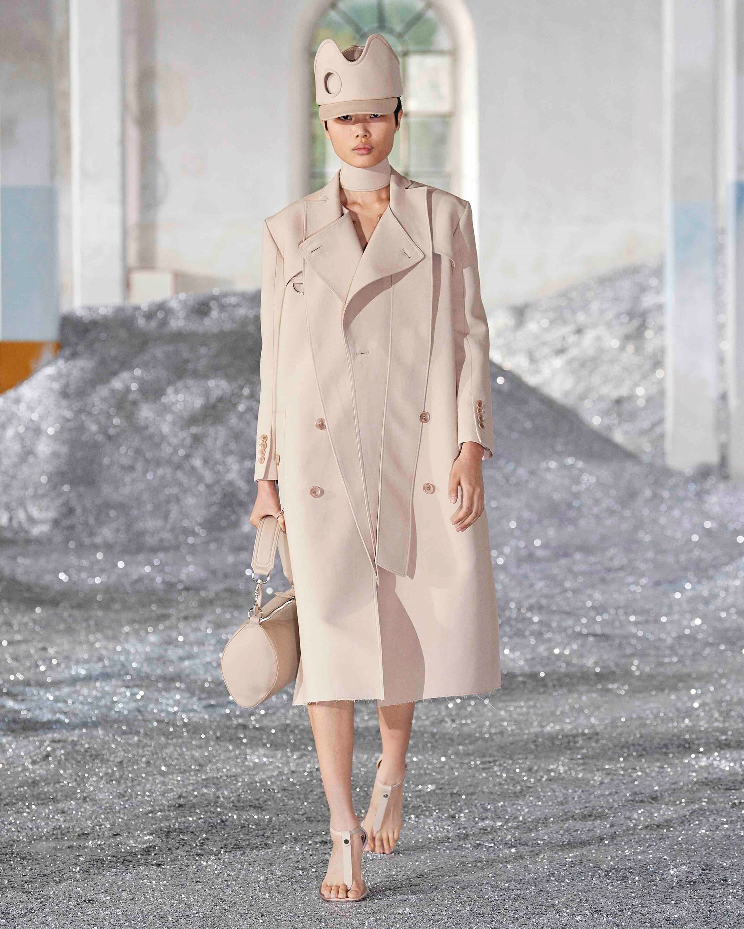 Burberry Spring_Summer 2022 Womenswear Presentatio