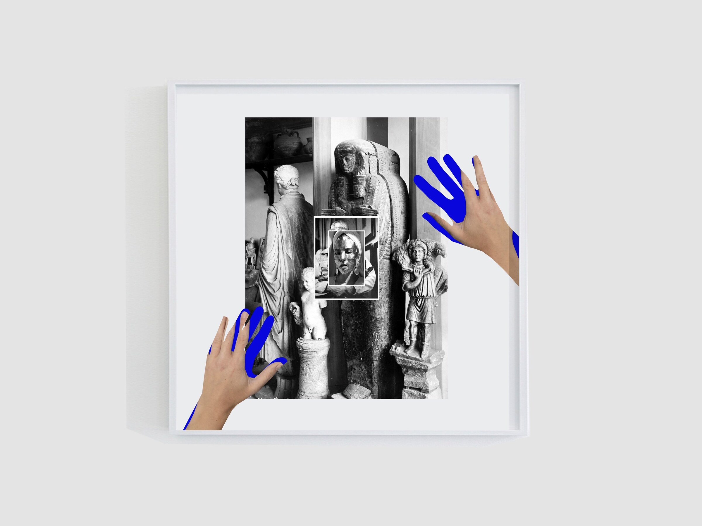 04_Mock_up_panel_hands_gold