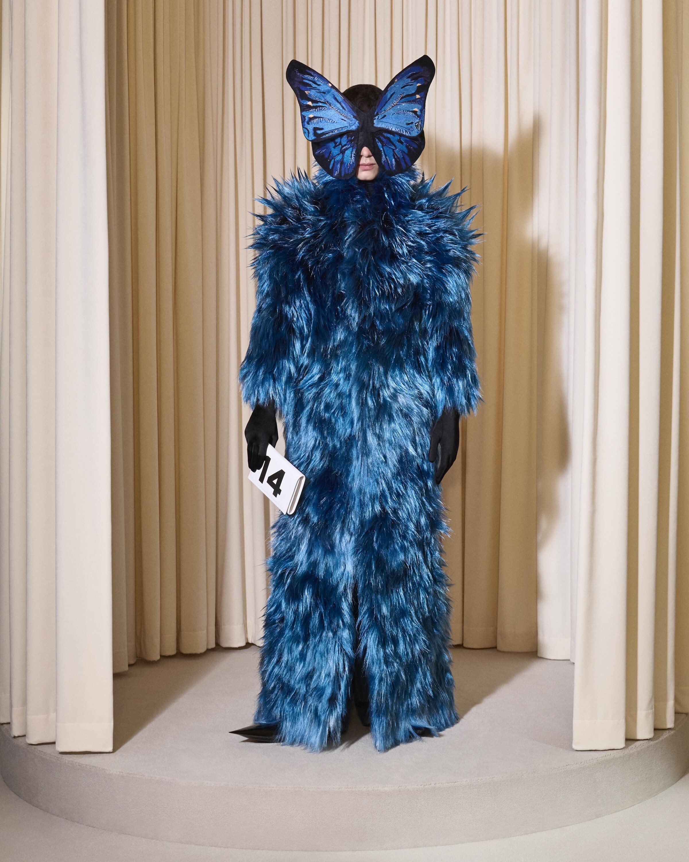 BALENCIAGA 53RD COUTURE LOOK 14 FRONT_LOIC