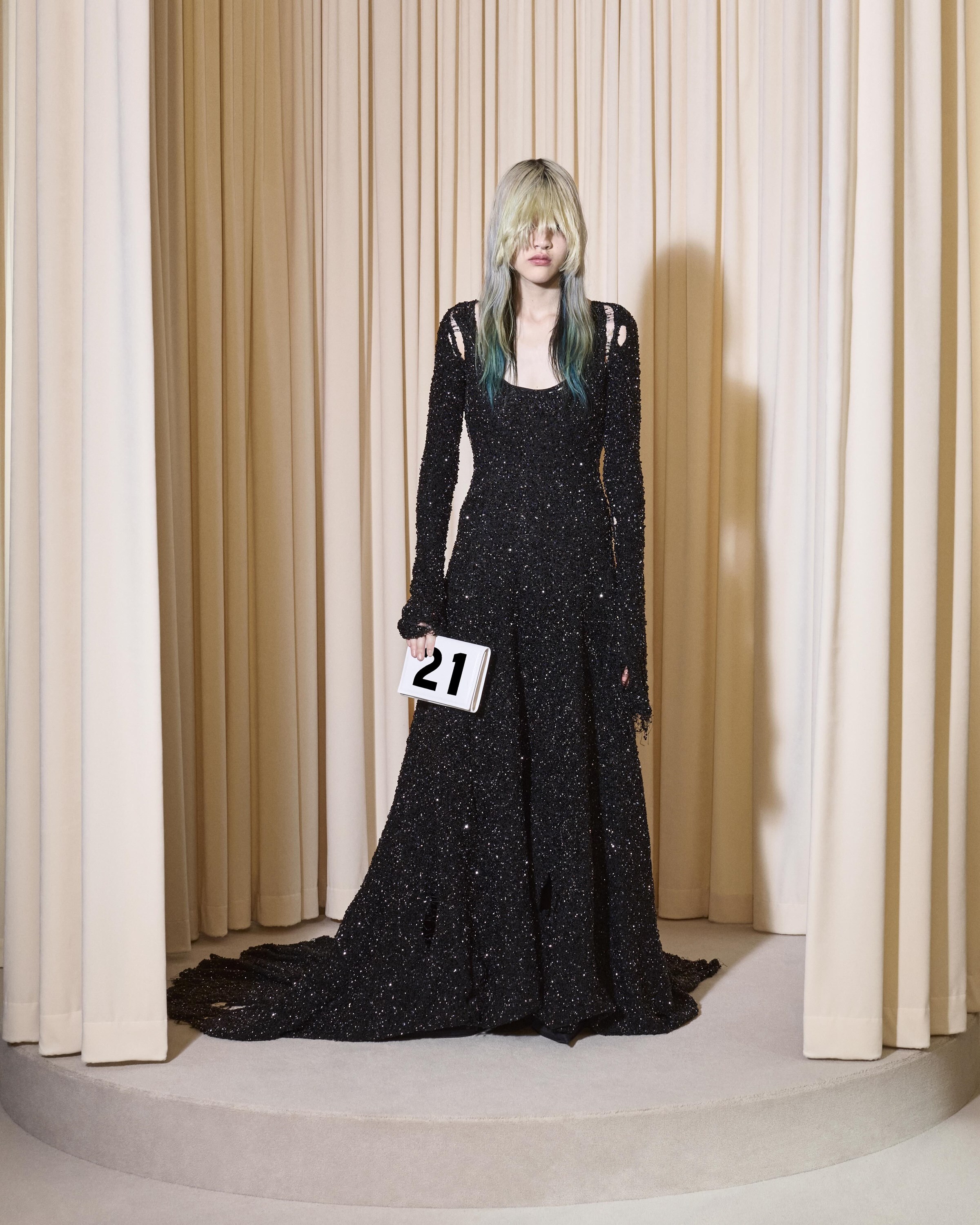 BALENCIAGA 53RD COUTURE LOOK 21 FRONT_SAFFRON