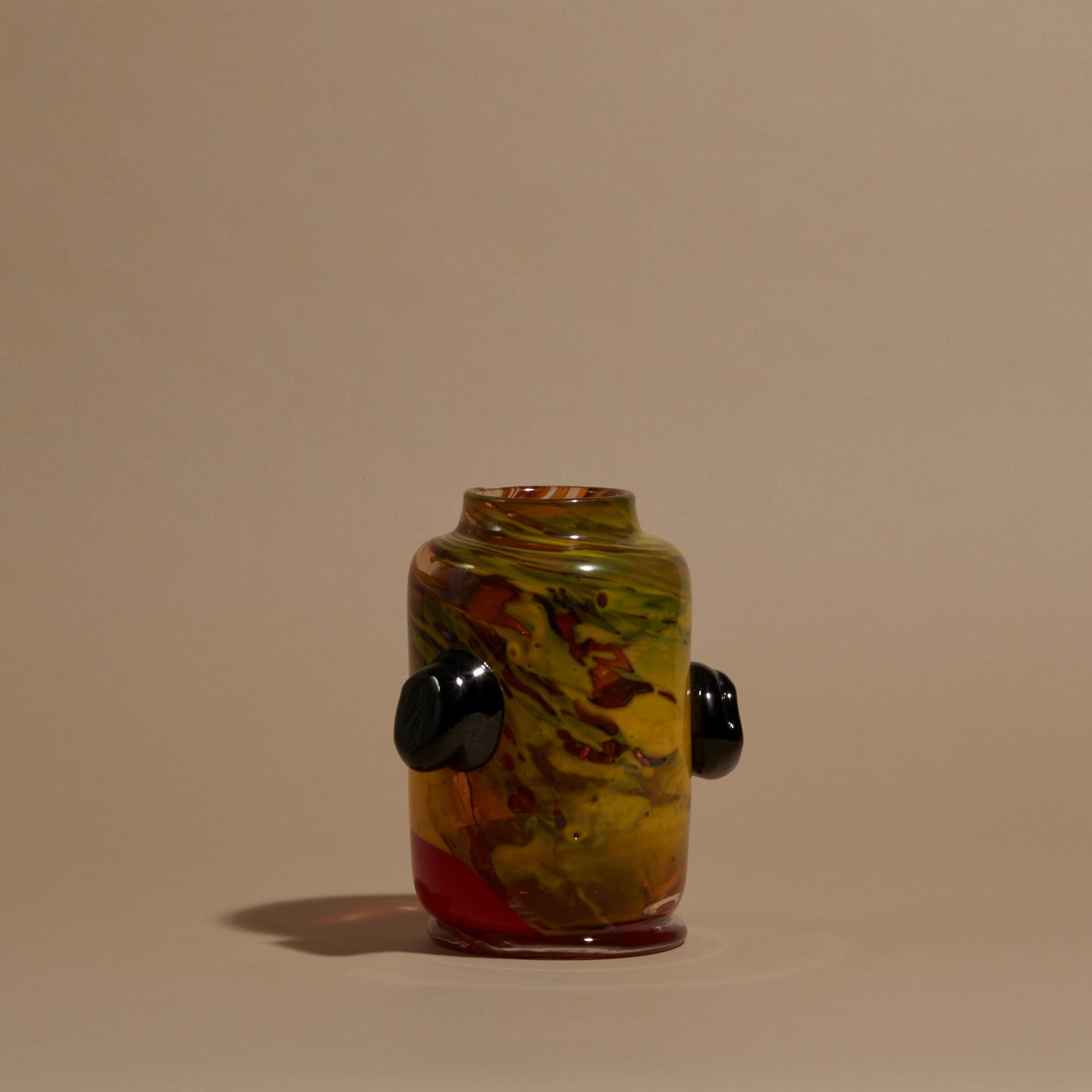 Leo Kaspar, Keive yellow and red vase