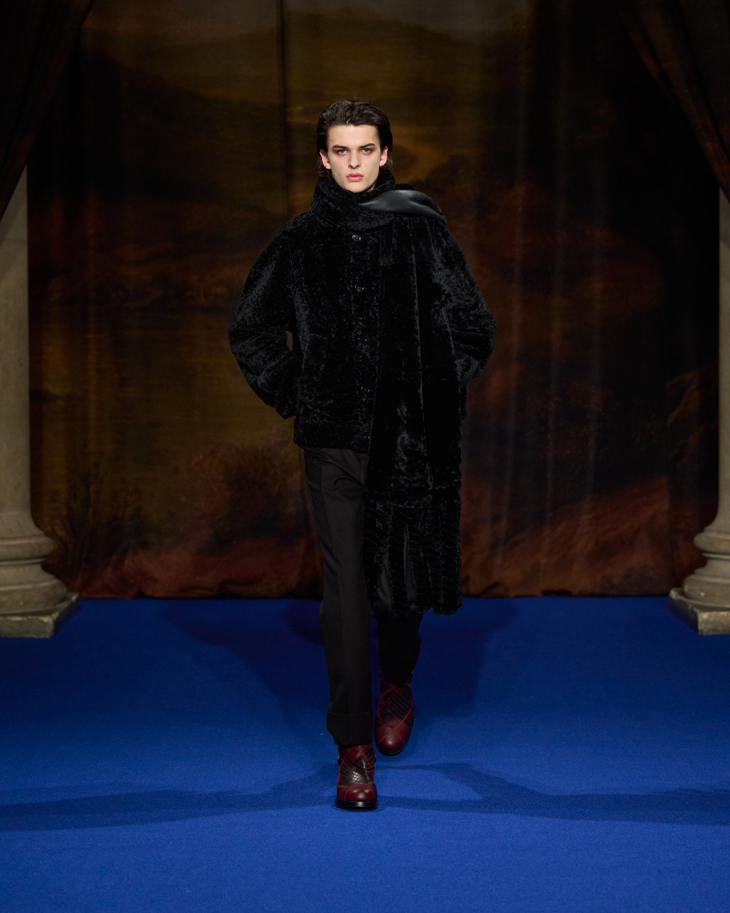 Burberry Winter 2025 Show - Look 18