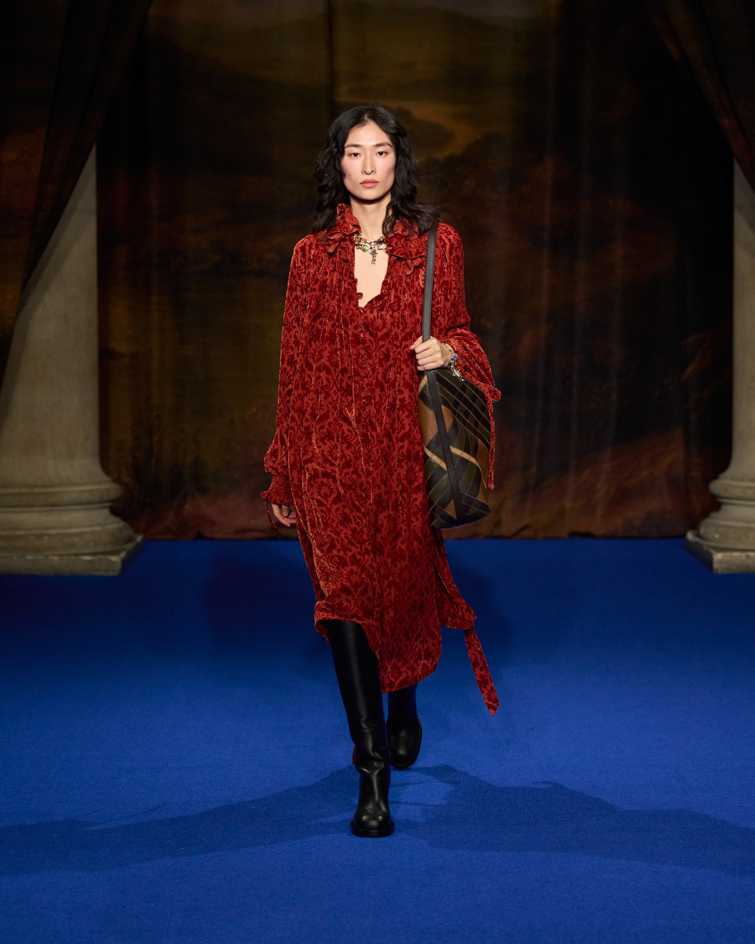 Burberry Winter 2025 Show - Look 25