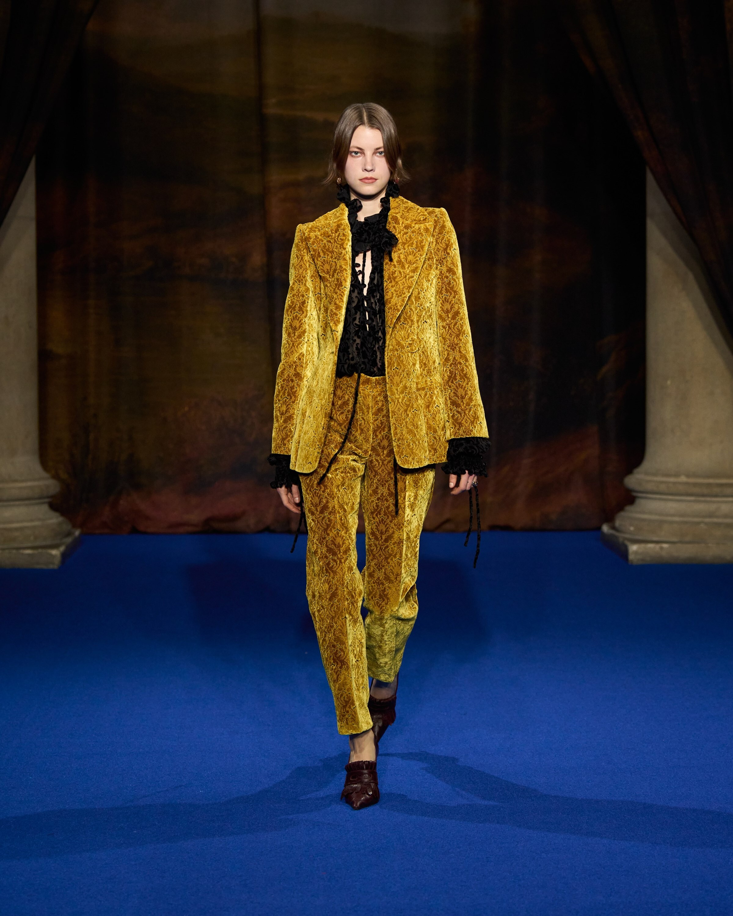 Burberry Winter 2025 Show - Look 32