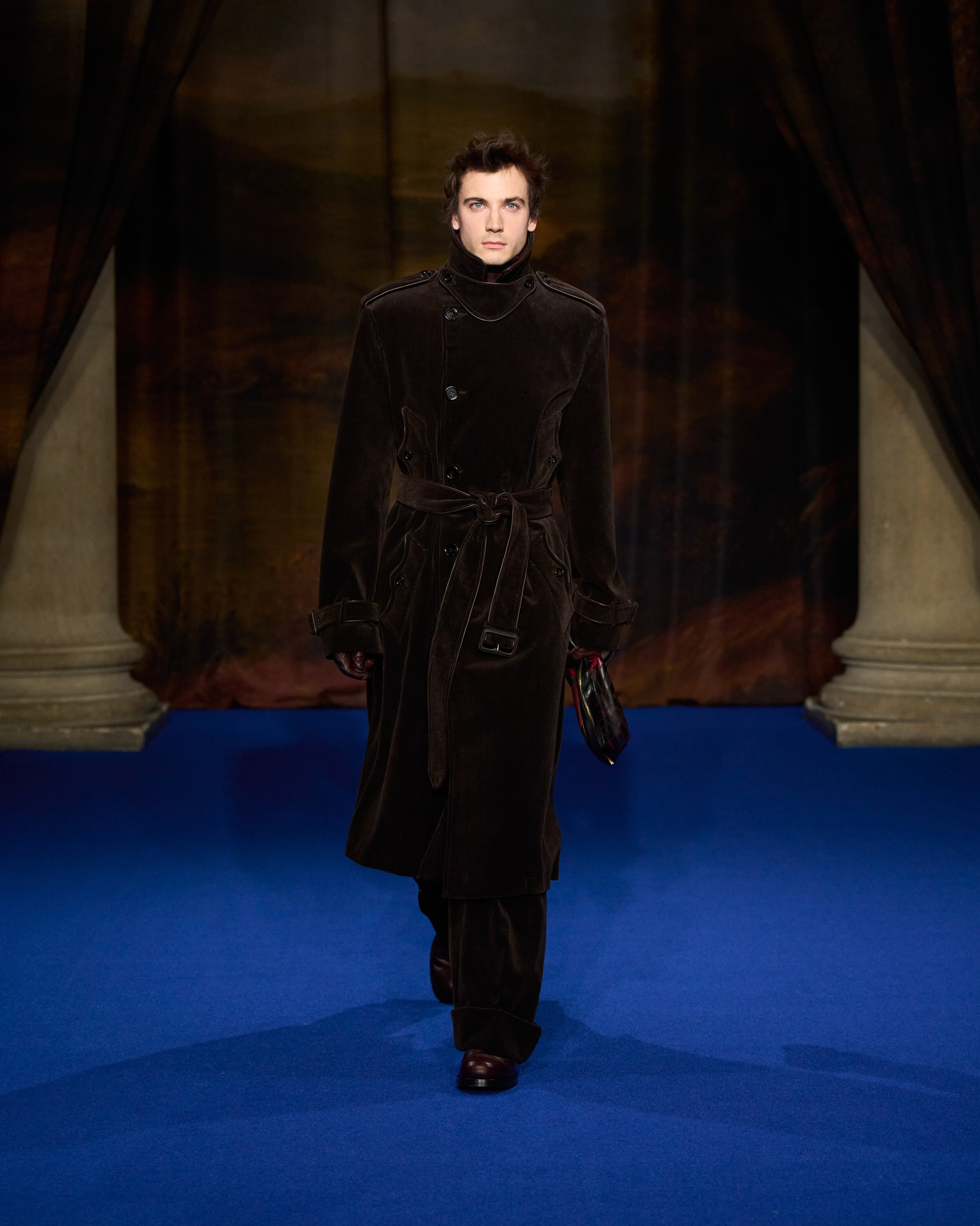 Burberry Winter 2025 Show - Look 33