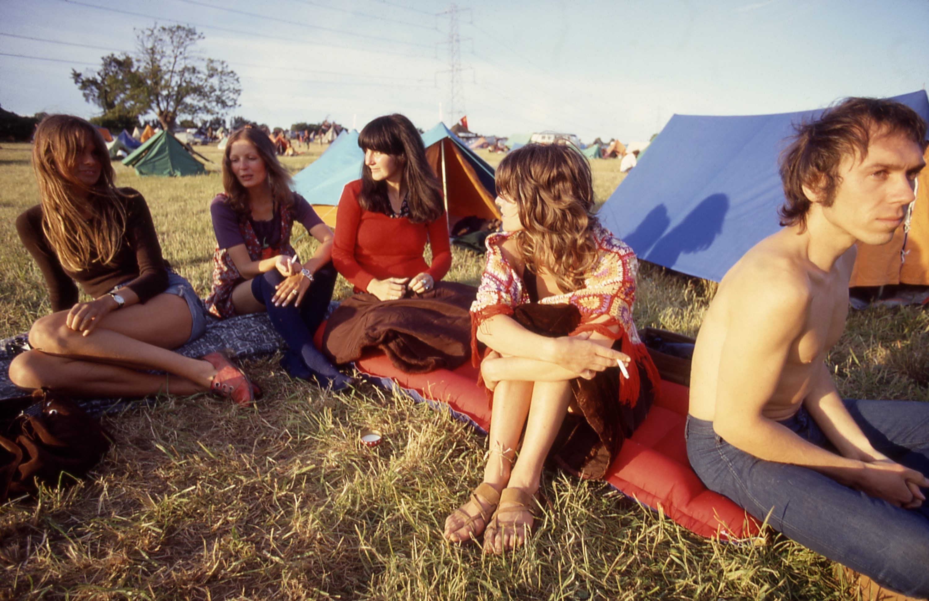 These Photos Capture the “Crackling” Energy of Glastonbury