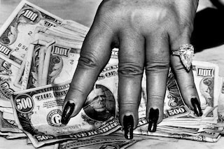 Helmut Newton, Fat Hand with Dollars, Monte Carlo, 1984