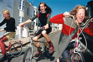 Elaine Constantine, Girls on Bikes, 1997