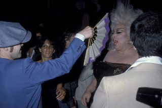19780613_Elton John Divine02