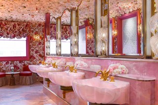 1)-Ladies-Powder-Room