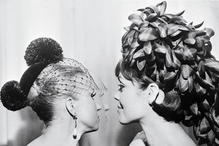 L: Black velvet chignon-cover with two ostrich-feather pompo