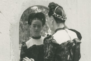 Frida Kahlo, 1944, by Lola Alvarez Bravo &#169; 1995 Ce