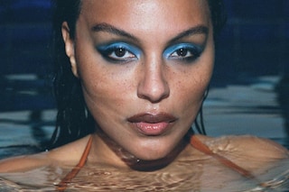 A model wears Fara Homidi make-up