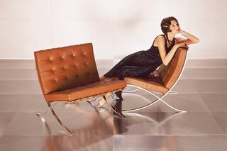 Barcelona chair advertisement from the Knoll Archi