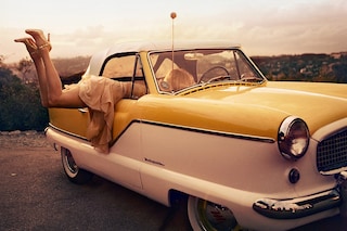 Sirota_Goldie.Hawn.Car_MedRes