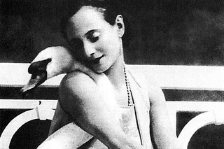 Anna Pavlova with Jack the swan