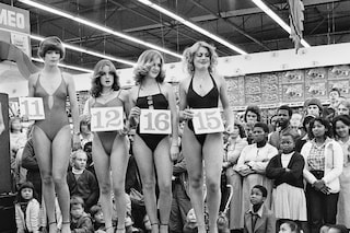 David Goldblatt, Saturday morning at the Hypermarket: Semi-f