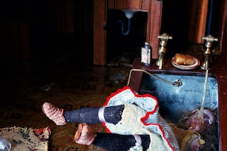 Nutshell Studies of Unexplained Death (Dark Bathroom)