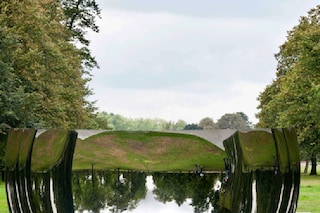 C Curve, 2007, Anish Kapoor
