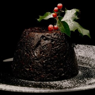 Eating Christmas Pudding in the UK