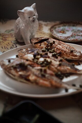 Fried snapper with lemon and capers