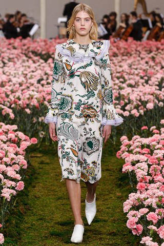 How Pina Bausch Inspired a Blanket of Blooms at Tory Burch | AnOther