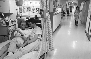 Gideon Mendel’s Heart-Rending Portraits From the UK’s First Aids Ward ...