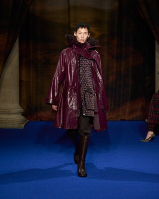 Burberry Winter 2025 Show - Look 15