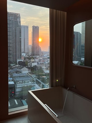 TheStandard(iPhone)_03