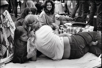 Testament of Youth: Rolling Stones Fans by Joseph Szabo
