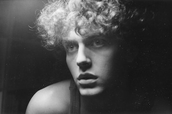 エルヴェ・ギベエール　Herve Guibert: Photographien Loewe Celebrates the Photography of LGBTQ Pioneer Hervé