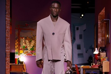 Louis Vuitton's menswear show was basically a massive Rosalía gig Menswear