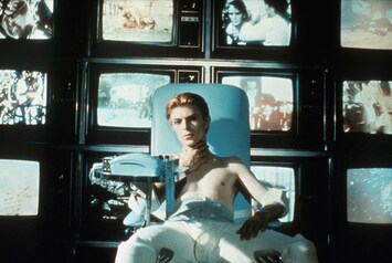 The_Man_Who_Fell_to_Earth_1_jIgElxm