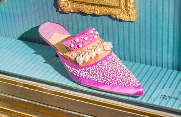 05_AlexanderCoggin_AnOther_Manolo