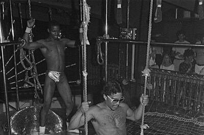 GG&#39;s-Barnum-Room-Disco-Bats,-1979