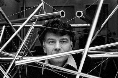 Kenneth Snelson 1980