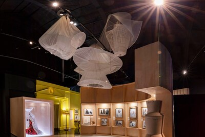 V&amp;A-Tim-Walker-Wonderful-Things-Exhibition-Install