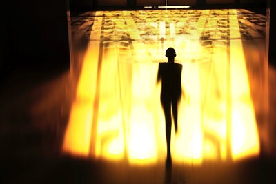 SAINT-LAURENT__SELF05_HR_01