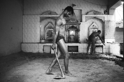 Akhara Douglas Irvine book kushti pehlwani Varanasi India