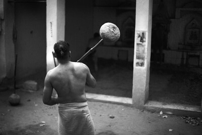Akhara Douglas Irvine book kushti pehlwani Varanasi India