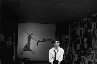 Avedon with collage1965&#169;Gideon lewin